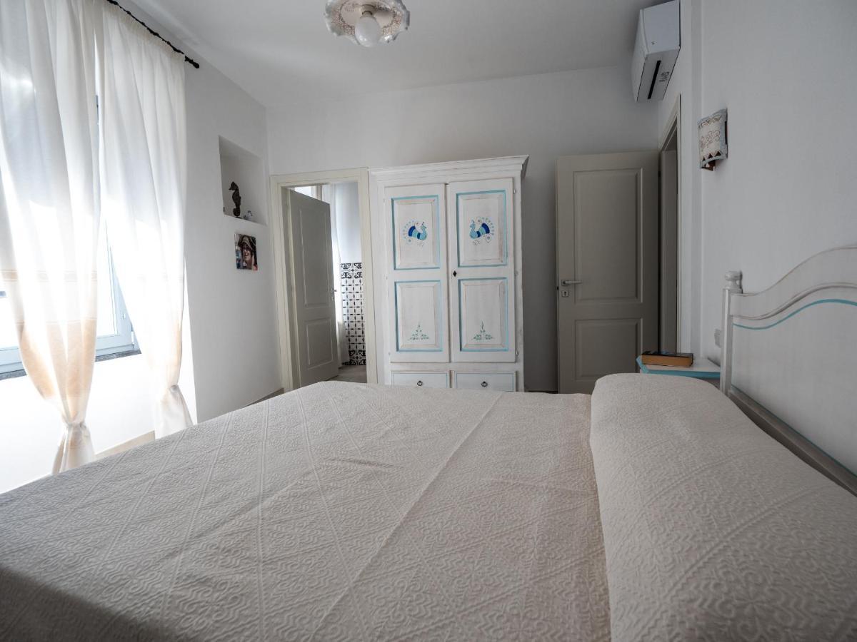 Affittacamere Solki Sant'Antioco Bagian luar foto