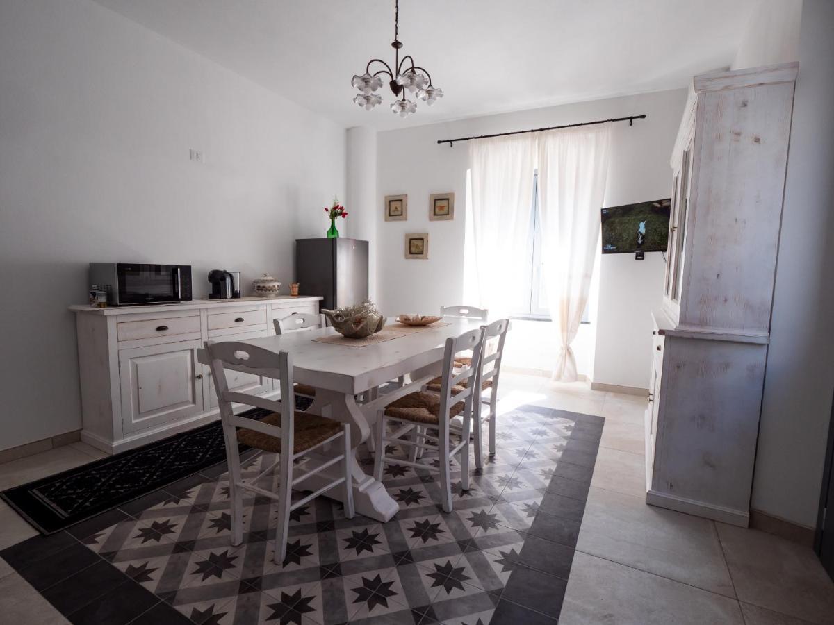 Affittacamere Solki Sant'Antioco Bagian luar foto